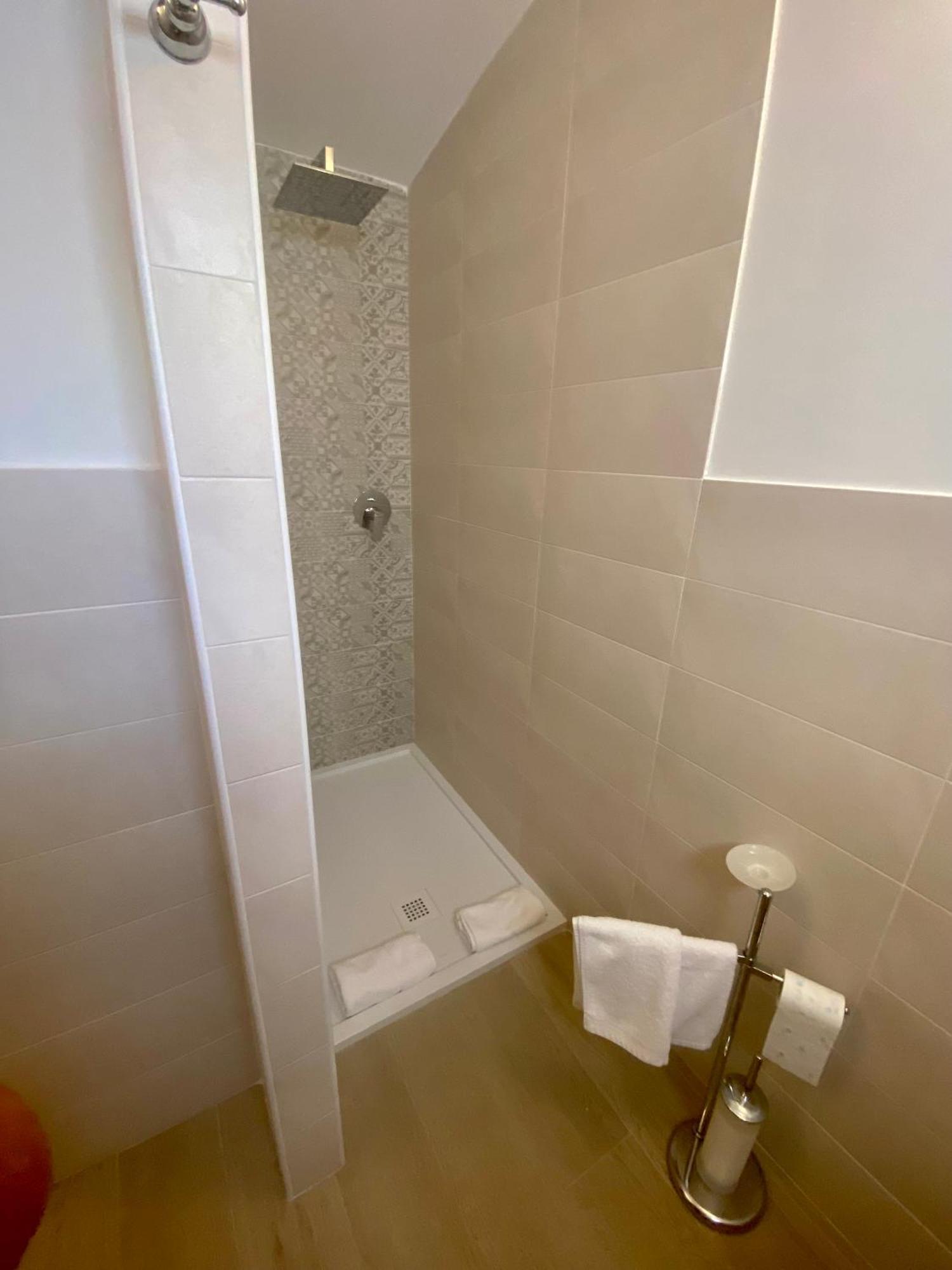 Marina Bay Beach Suites Пескичи Экстерьер фото