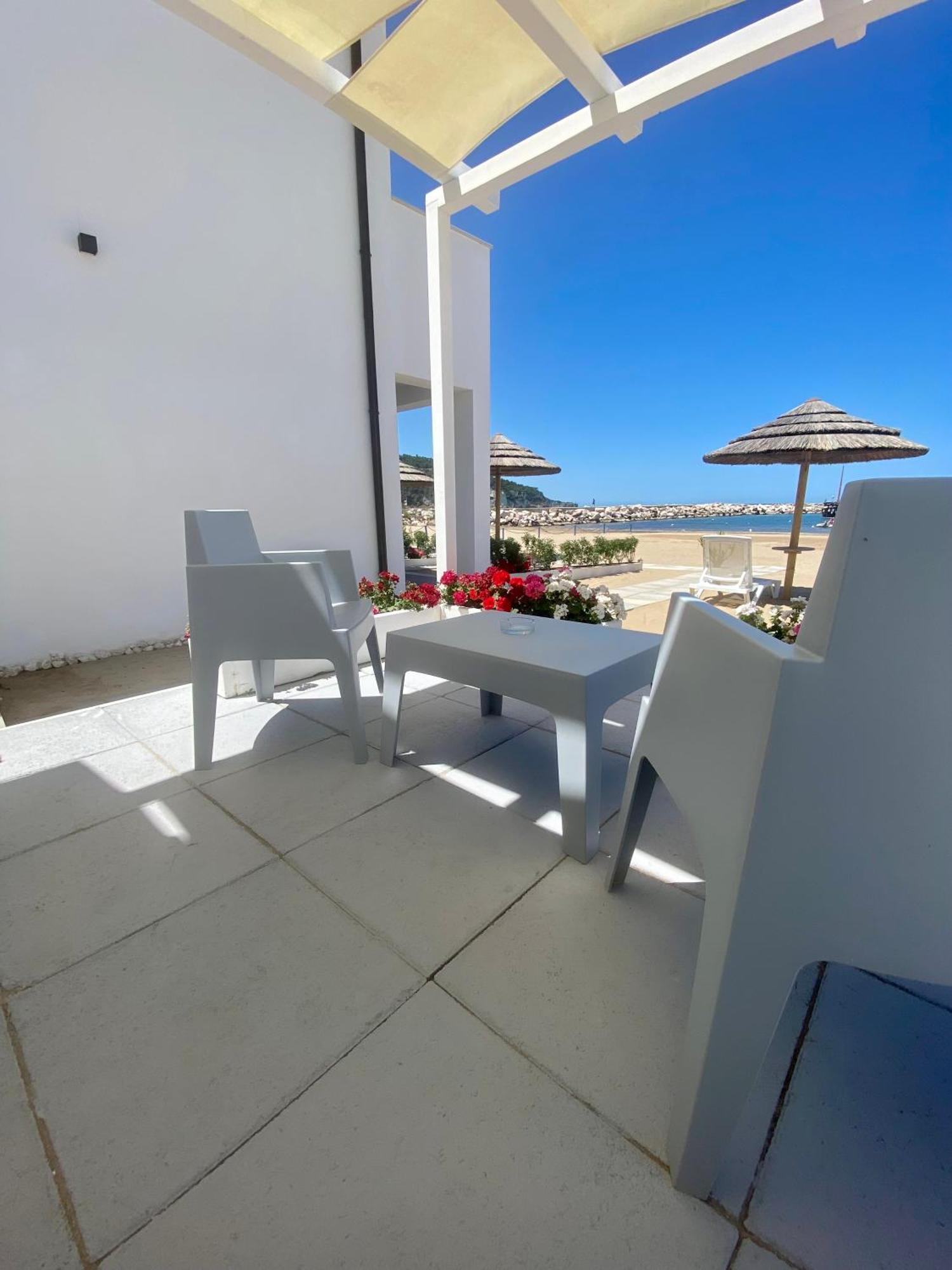 Marina Bay Beach Suites Пескичи Экстерьер фото