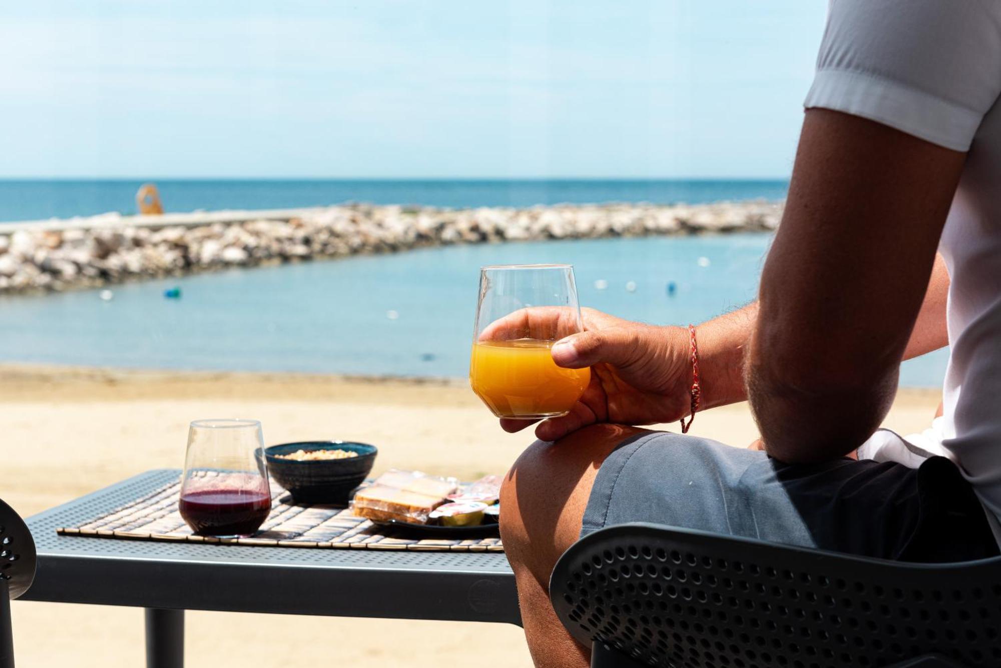Marina Bay Beach Suites Пескичи Экстерьер фото