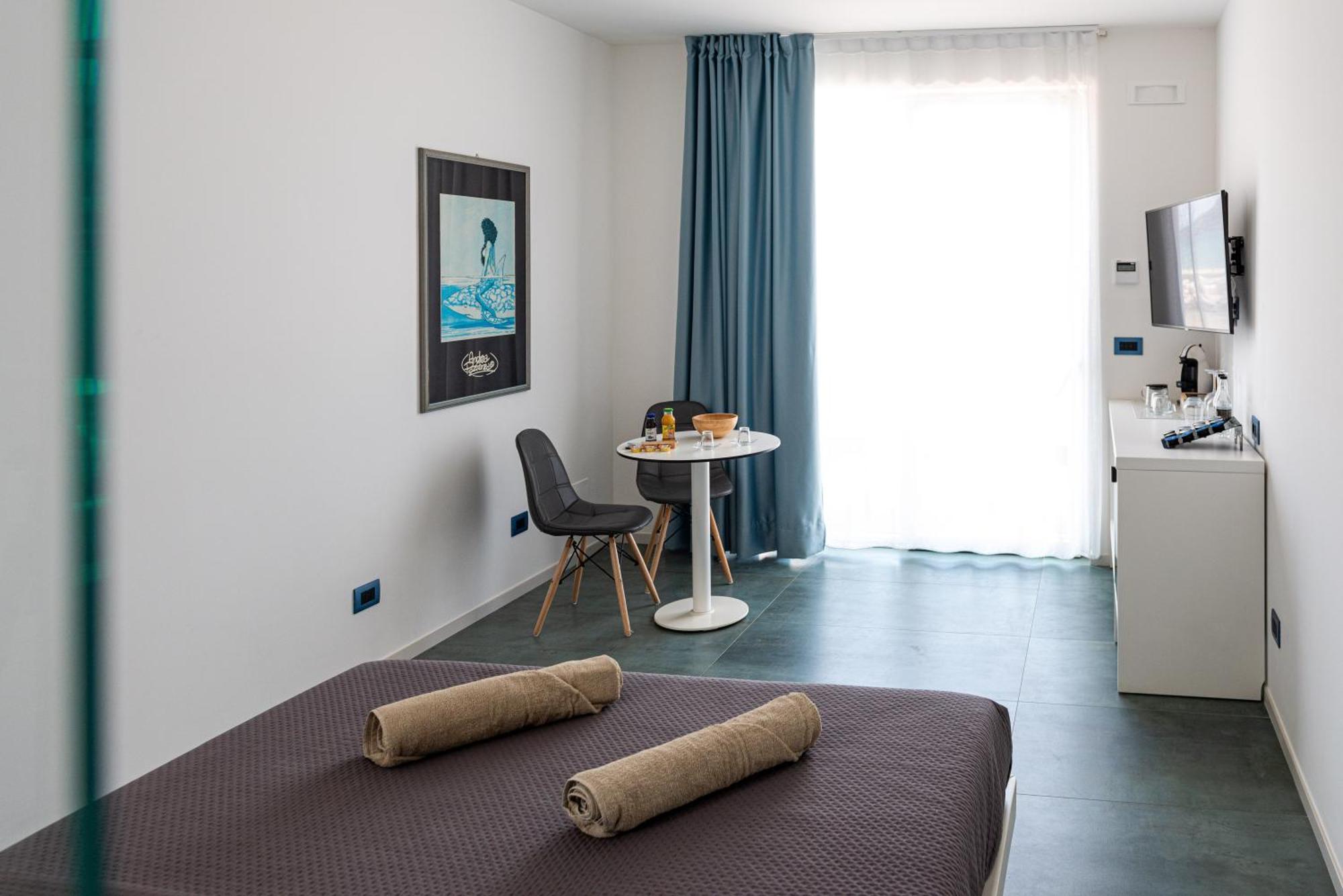 Marina Bay Beach Suites Пескичи Экстерьер фото